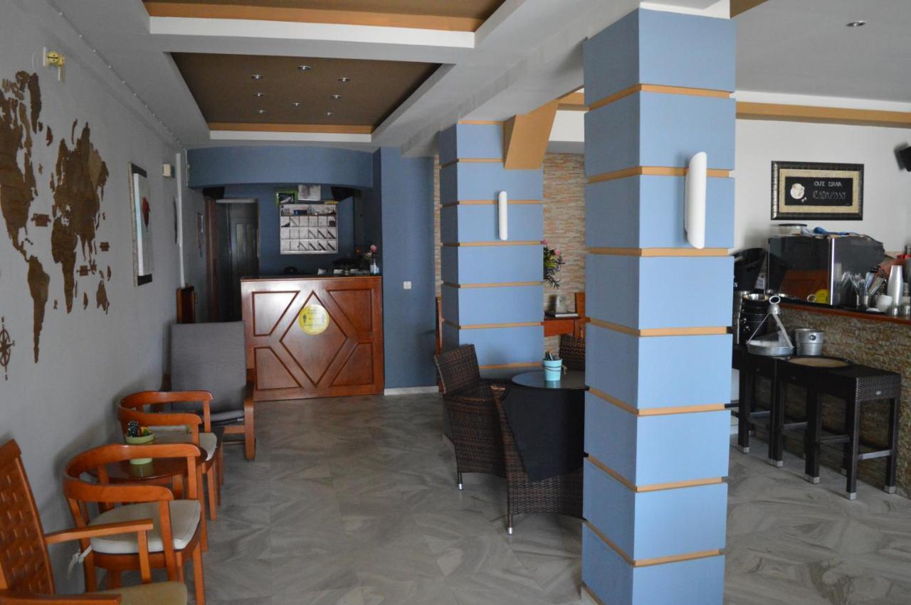 Iliana Hotel Paralia Bagian luar foto