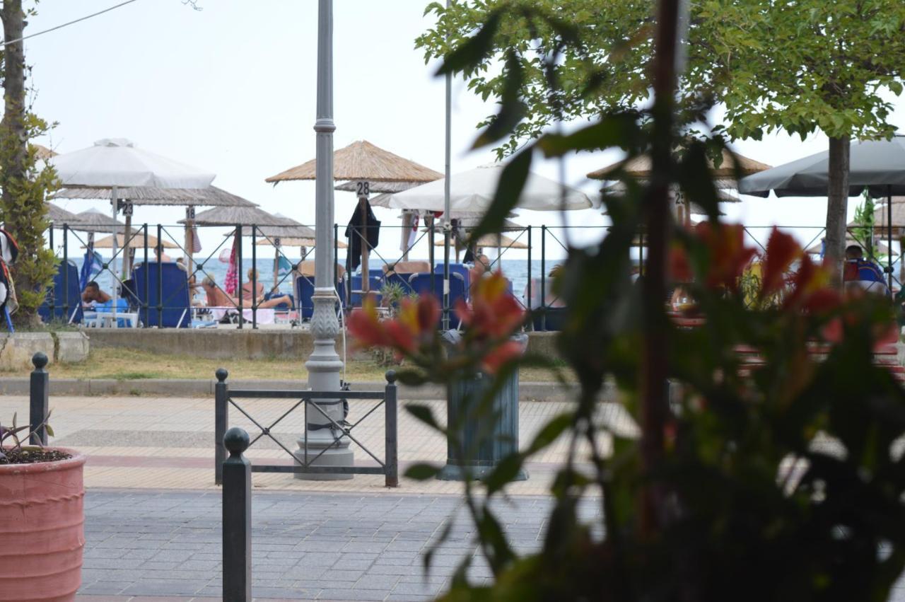 Iliana Hotel Paralia Bagian luar foto